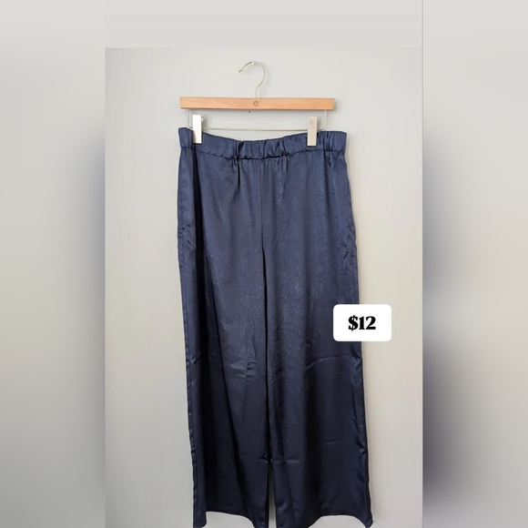 Reitmans Blue Satin pants BNWT large - Picture 2 of 2
